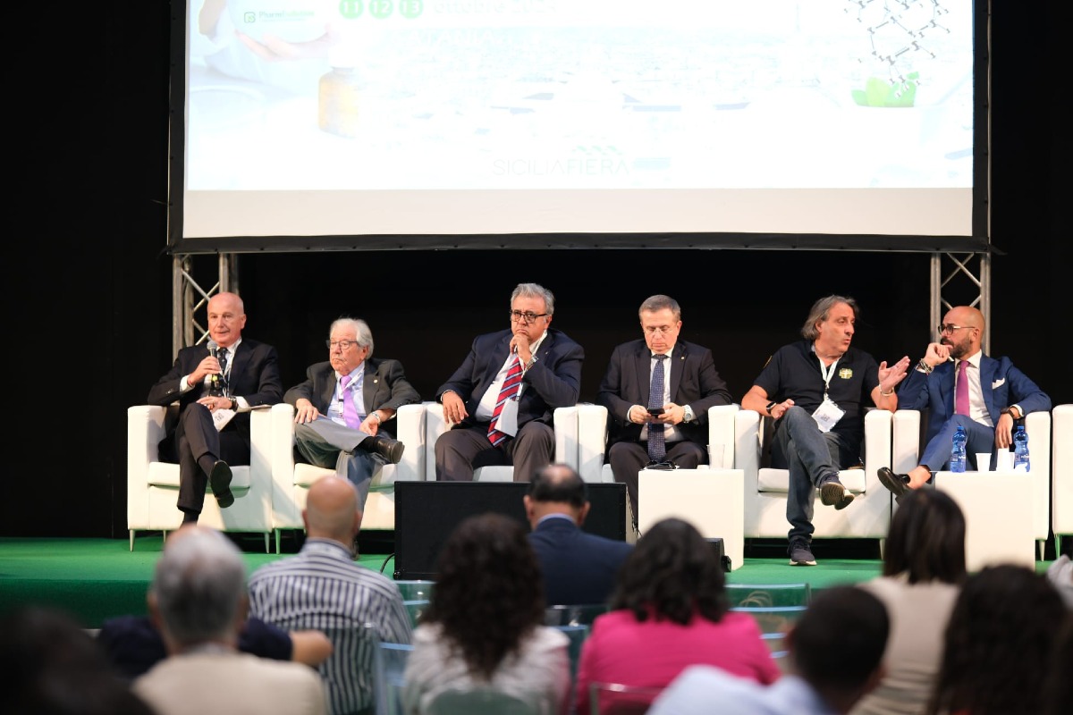 A PharmEvolution 2024 confronto sulla sanità regionale  Iacolino: "Bene la Dpc in Sicilia, lavoriamo per armonizzare il sistema"  Petrosillo: "Rurali in prima linea nei servizi. Attesi nuovi fondi Pnrr" 